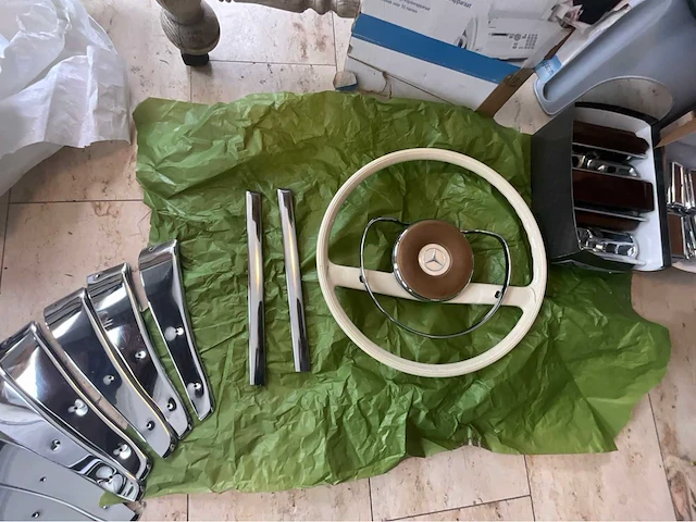 Mercedes - sl r 107 - pagode - onderdelen / onderdelen - carrosserie - afbeelding 74 van  128
