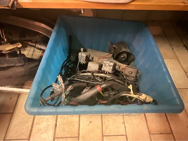 Mercedes - sl r 107 - pagode - onderdelen / onderdelen - carrosserie - afbeelding 28 van  126