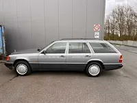 Mercedes - stationwagen - 200 te - oldtimer - afbeelding 9 van  18