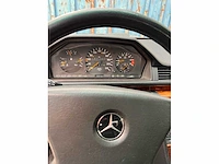 Mercedes - stationwagen - 200 te - oldtimer - afbeelding 6 van  18