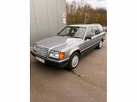 Mercedes - stationwagen - 200 te - oldtimer