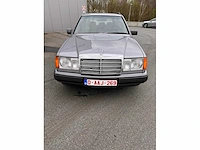 Mercedes - stationwagen - 200 te - oldtimer - afbeelding 13 van  18