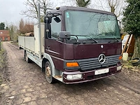 Mercedes - vrachtwagen - afbeelding 17 van  23