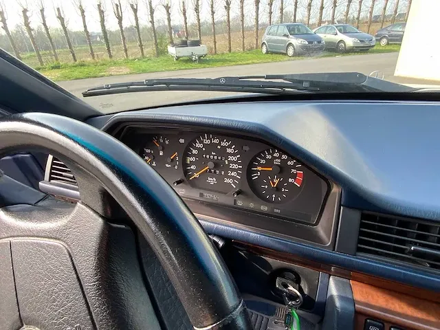 Mercedes - w 124 - 300e 24v - oldtimer - afbeelding 7 van  38