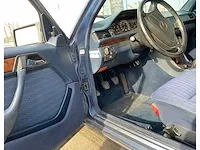 Mercedes - w 124 - 300e 24v - oldtimer - afbeelding 14 van  38