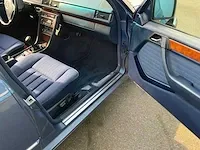 Mercedes - w 124 - 300e 24v - oldtimer - afbeelding 18 van  38