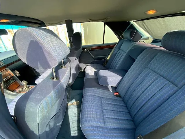 Mercedes - w 124 - 300e 24v - oldtimer - afbeelding 19 van  38