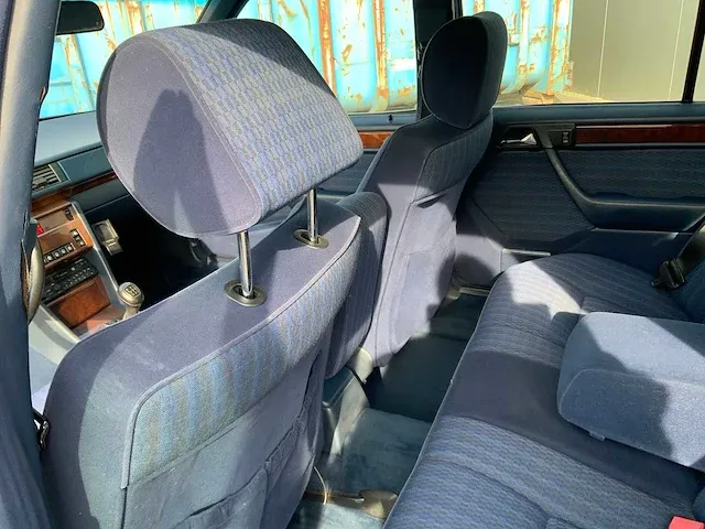 Mercedes - w 124 - 300e 24v - oldtimer - afbeelding 20 van  38