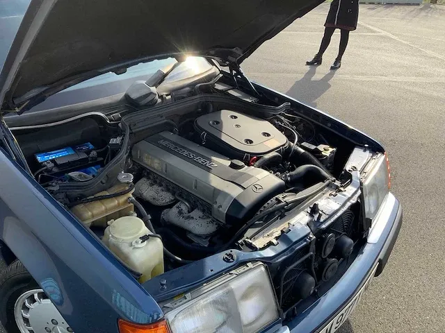 Mercedes - w 124 - 300e 24v - oldtimer - afbeelding 22 van  38