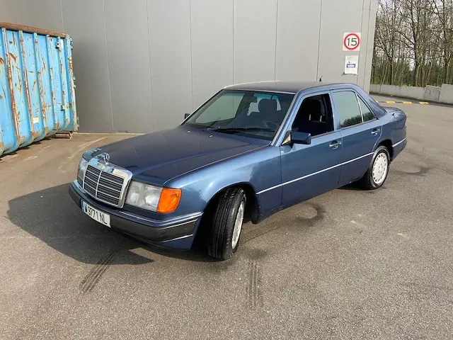 Mercedes - w 124 - 300e 24v - oldtimer - afbeelding 12 van  38