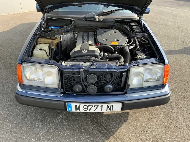 Mercedes - w 124 - 300e 24v - oldtimer - afbeelding 24 van  38