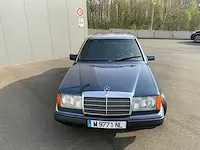 Mercedes - w 124 - 300e 24v - oldtimer - afbeelding 33 van  38