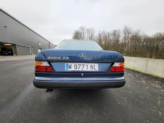 Mercedes - w 124 - 300e 24v - oldtimer - afbeelding 38 van  38