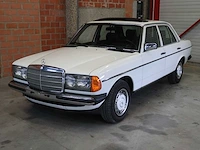 Mercedes - w123 - 240d - klassieke auto's >15 - afbeelding 16 van  89