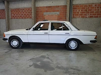 Mercedes - w123 - 240d - klassieke auto's >15 - afbeelding 2 van  89
