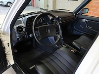 Mercedes - w123 - 240d - klassieke auto's >15 - afbeelding 30 van  89