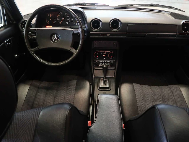 Mercedes - w123 - 240d - klassieke auto's >15 - afbeelding 38 van  89