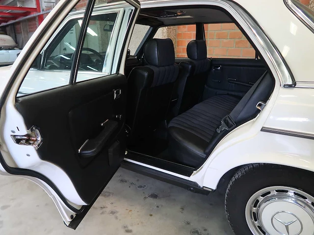 Mercedes - w123 - 240d - klassieke auto's >15 - afbeelding 39 van  89