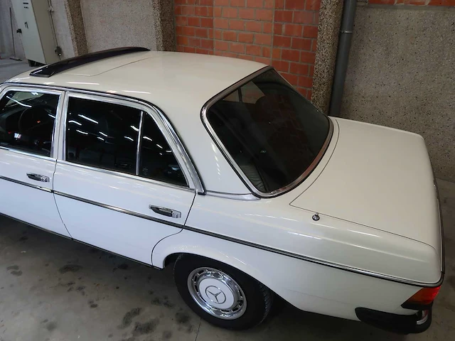 Mercedes - w123 - 240d - klassieke auto's >15 - afbeelding 47 van  89
