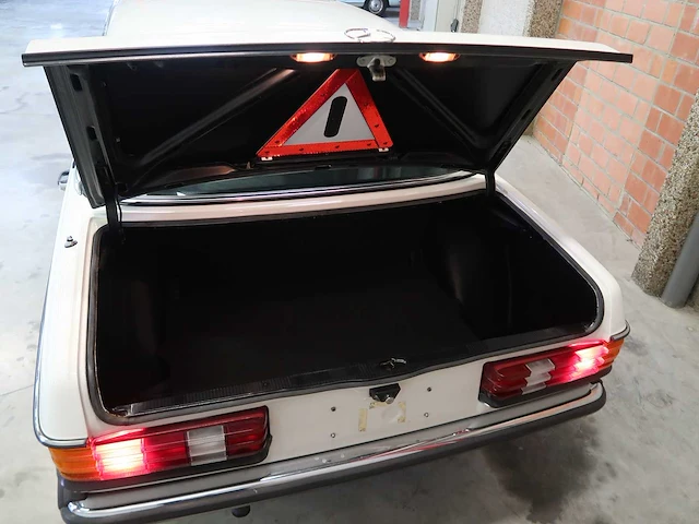 Mercedes - w123 - 240d - klassieke auto's >15 - afbeelding 49 van  89