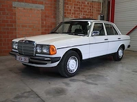 Mercedes - w123 - 240d - klassieke auto's >15 - afbeelding 4 van  89