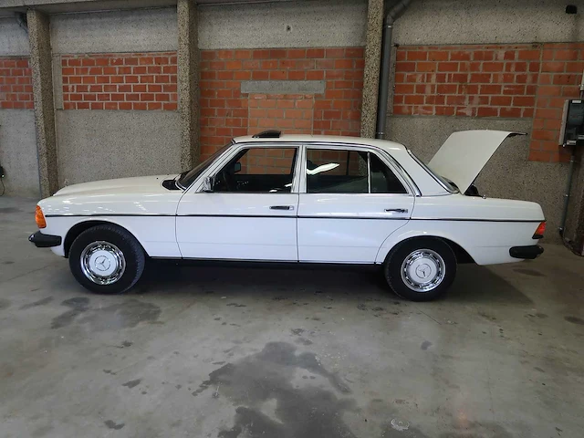 Mercedes - w123 - 240d - klassieke auto's >15 - afbeelding 53 van  89