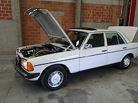 Mercedes - w123 - 240d - klassieke auto's >15 - afbeelding 56 van  89