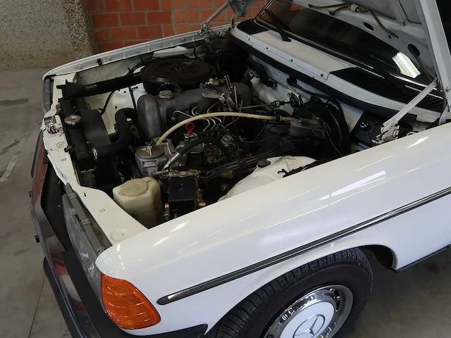 Mercedes - w123 - 240d - klassieke auto's >15 - afbeelding 57 van  89