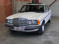 Mercedes - w123 - 240d - klassieke auto's >15 - afbeelding 6 van  89