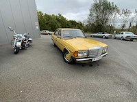 Mercedes - w123 - 240d - oldtimer - afbeelding 1 van  30