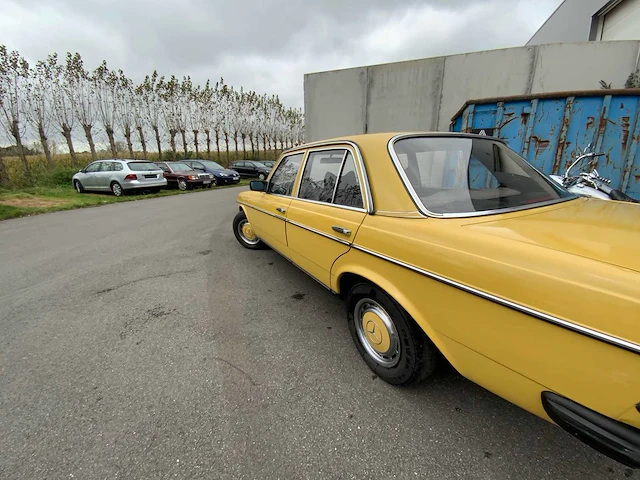 Mercedes - w123 - 240d - oldtimer - afbeelding 26 van  30