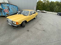 Mercedes - w123 - 240d - oldtimer - afbeelding 28 van  30