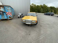 Mercedes - w123 - 240d - oldtimer - afbeelding 29 van  30