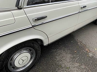 Mercedes - w123 240d - 240d - oldtimer - afbeelding 2 van  30