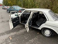 Mercedes - w123 240d - 240d - oldtimer - afbeelding 4 van  30