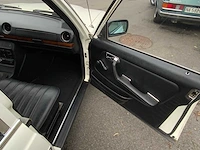 Mercedes - w123 240d - 240d - oldtimer - afbeelding 13 van  30