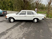 Mercedes - w123 240d - 240d - oldtimer - afbeelding 26 van  30