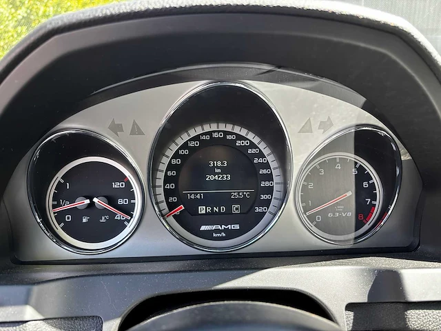 Mercedes- benz w204 c63 - afbeelding 15 van  18