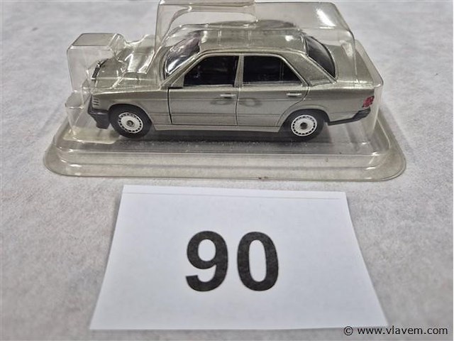 Mercedes 190 - afbeelding 1 van  3