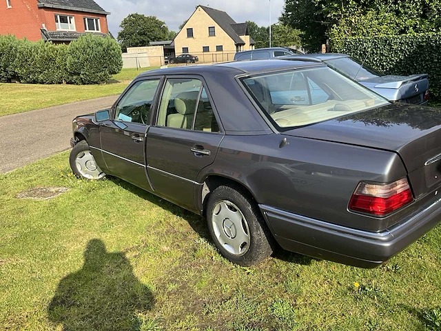 Mercedes 200 d - afbeelding 12 van  38