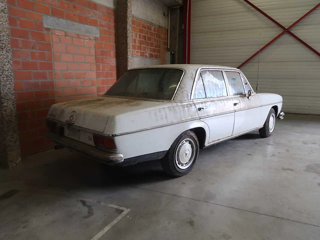 Mercedes 220 barnfind - afbeelding 13 van  62