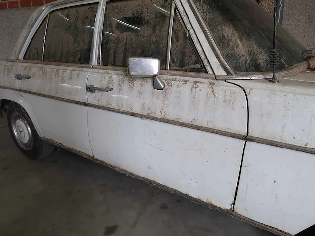 Mercedes 220 barnfind - afbeelding 21 van  62
