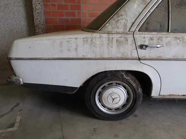 Mercedes 220 barnfind - afbeelding 22 van  62