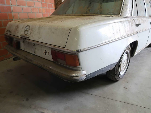 Mercedes 220 barnfind - afbeelding 23 van  62