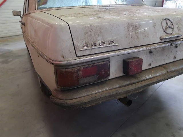 Mercedes 220 barnfind - afbeelding 24 van  62