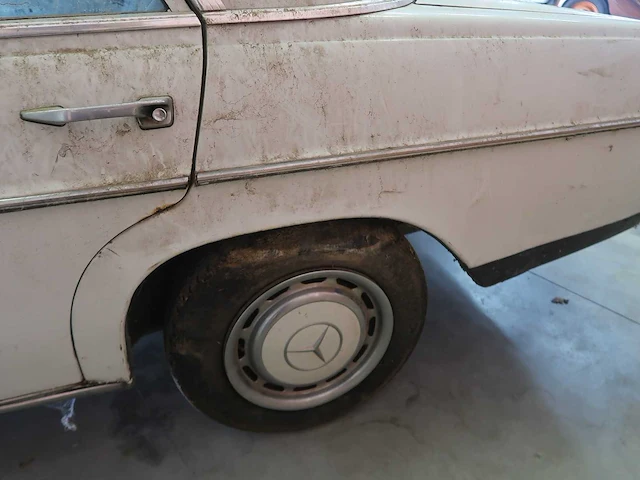 Mercedes 220 barnfind - afbeelding 25 van  62