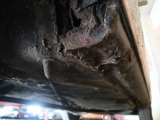 Mercedes 220 barnfind - afbeelding 36 van  62