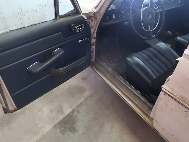 Mercedes 220 barnfind - afbeelding 45 van  62