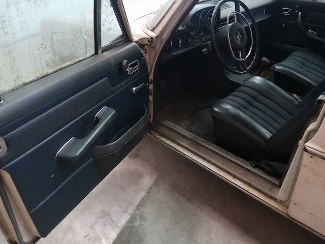 Mercedes 220 barnfind - afbeelding 46 van  62