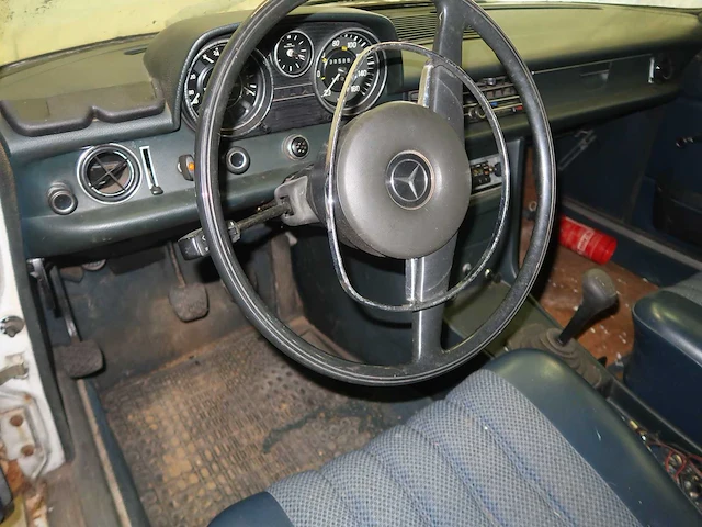 Mercedes 220 barnfind - afbeelding 48 van  62